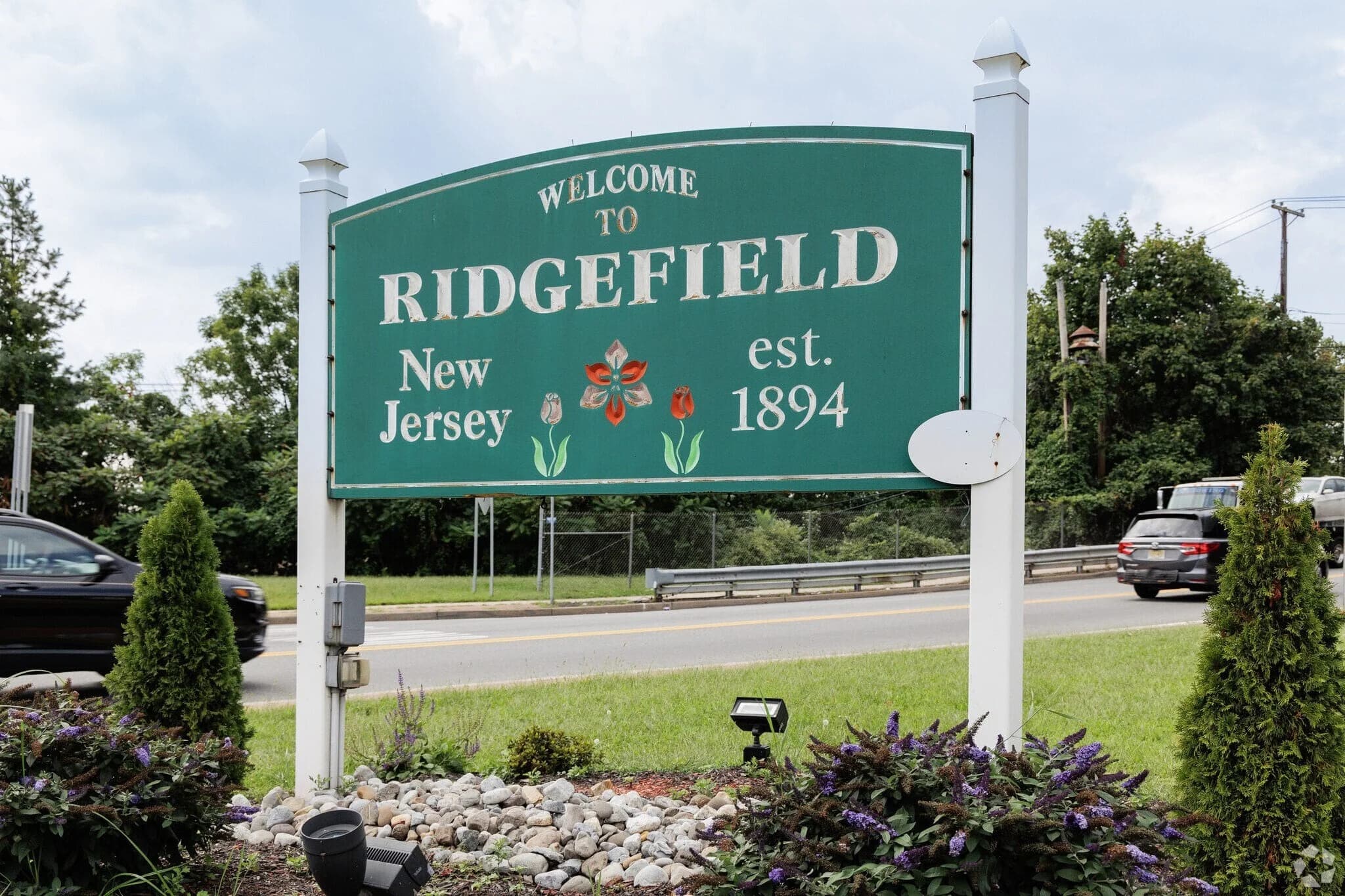 Ridgefield laundry and dry cleaning service